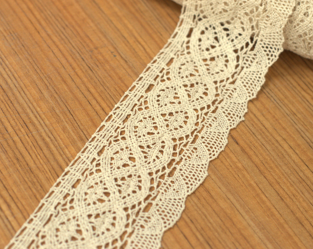 White/Beige Floral Lace Trim - 8 cm Width - 10M / 20M Roll