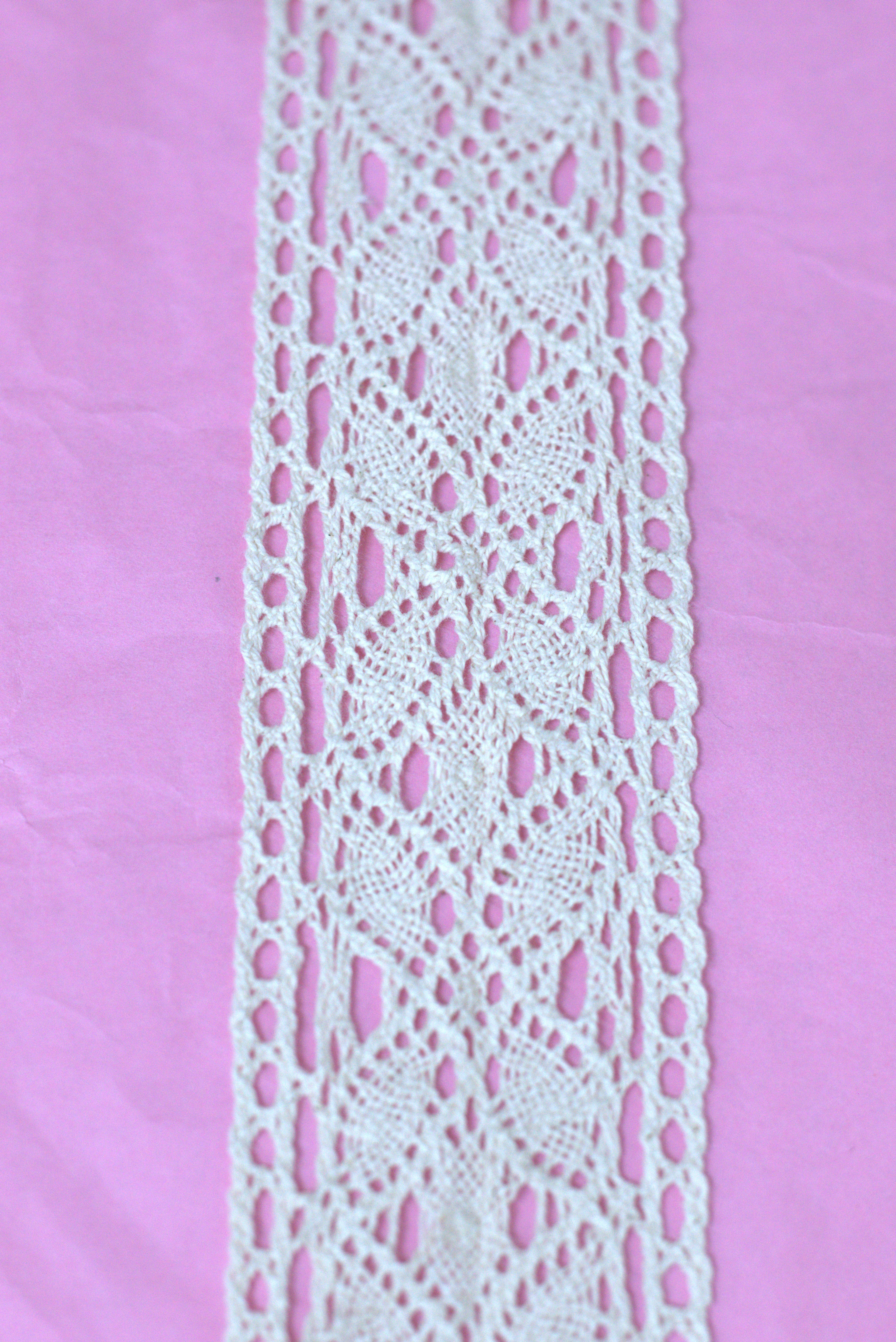 White/Beige Floral Lace Trim - 5 cm Width