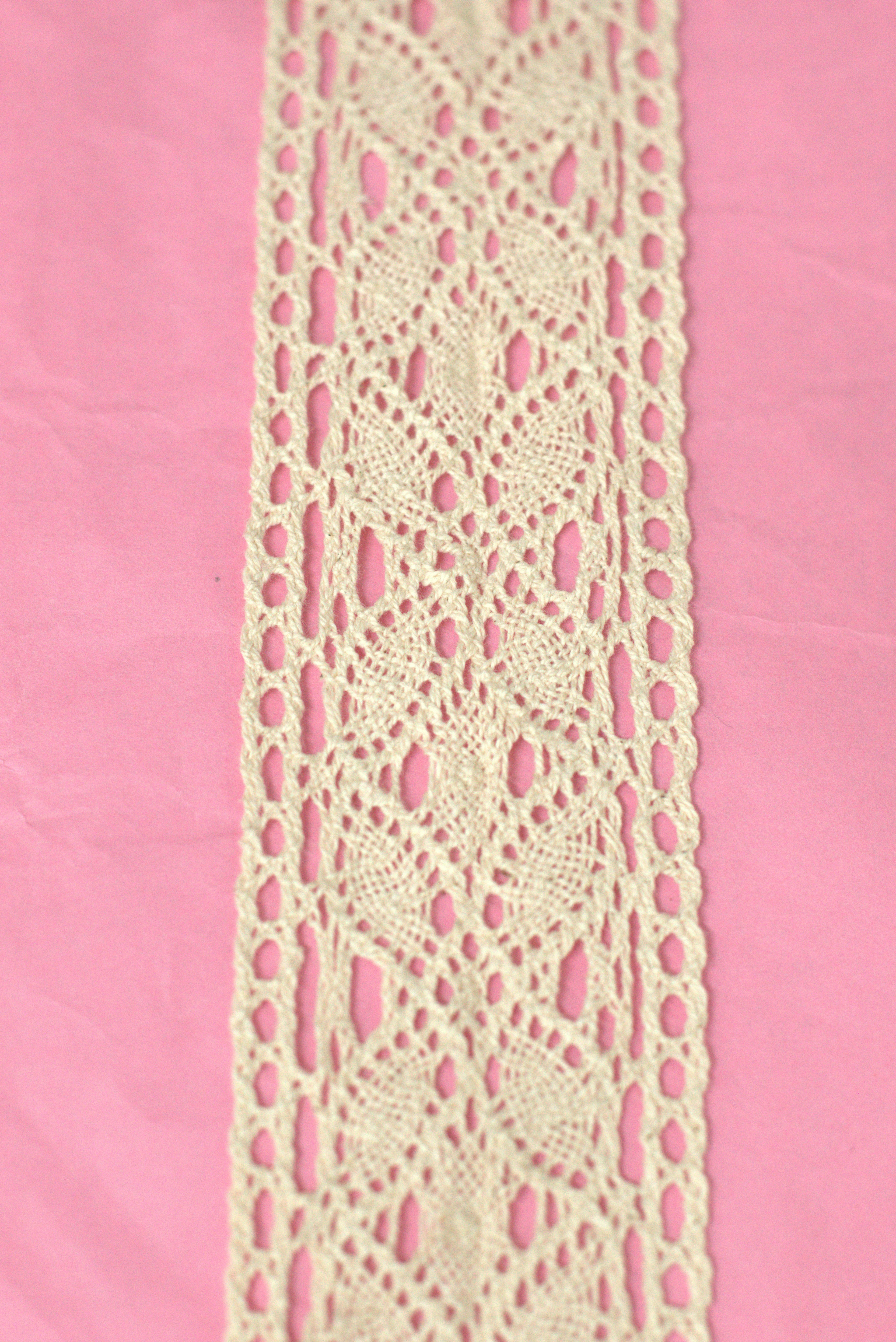 White/Beige Floral Lace Trim - 5 cm Width