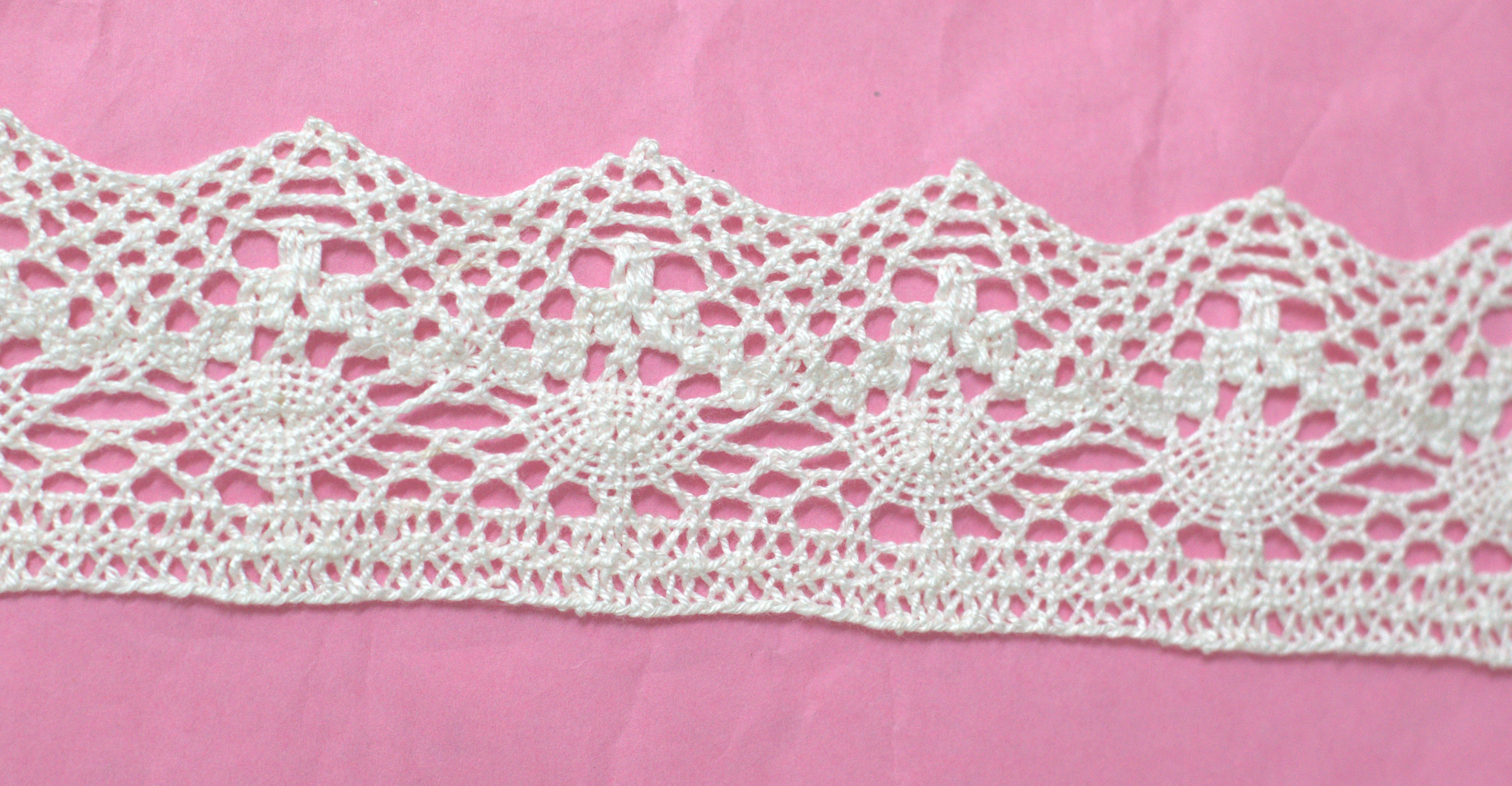 White/Beige Floral Lace Trim - 5 cm Width