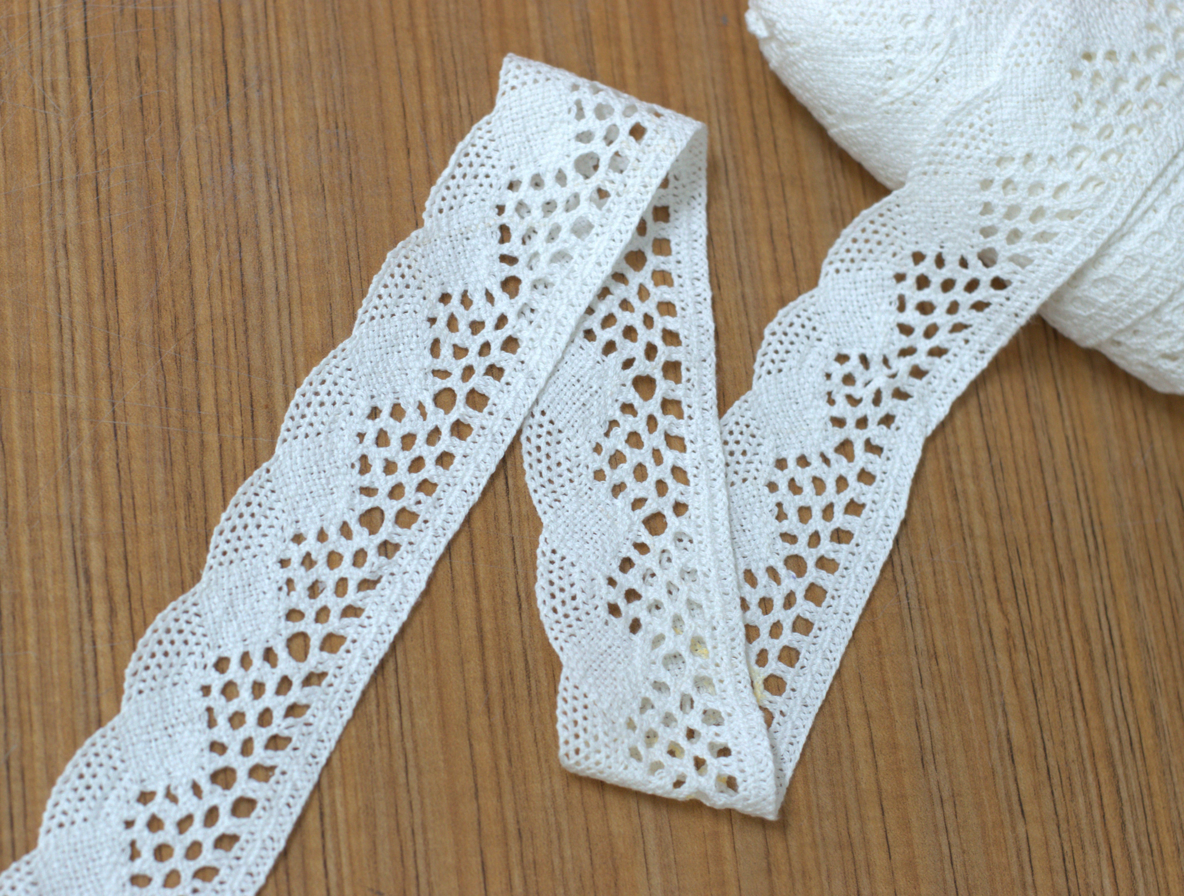 White/Beige Lace Trim - 5 cm Width - 10M / 20M Roll