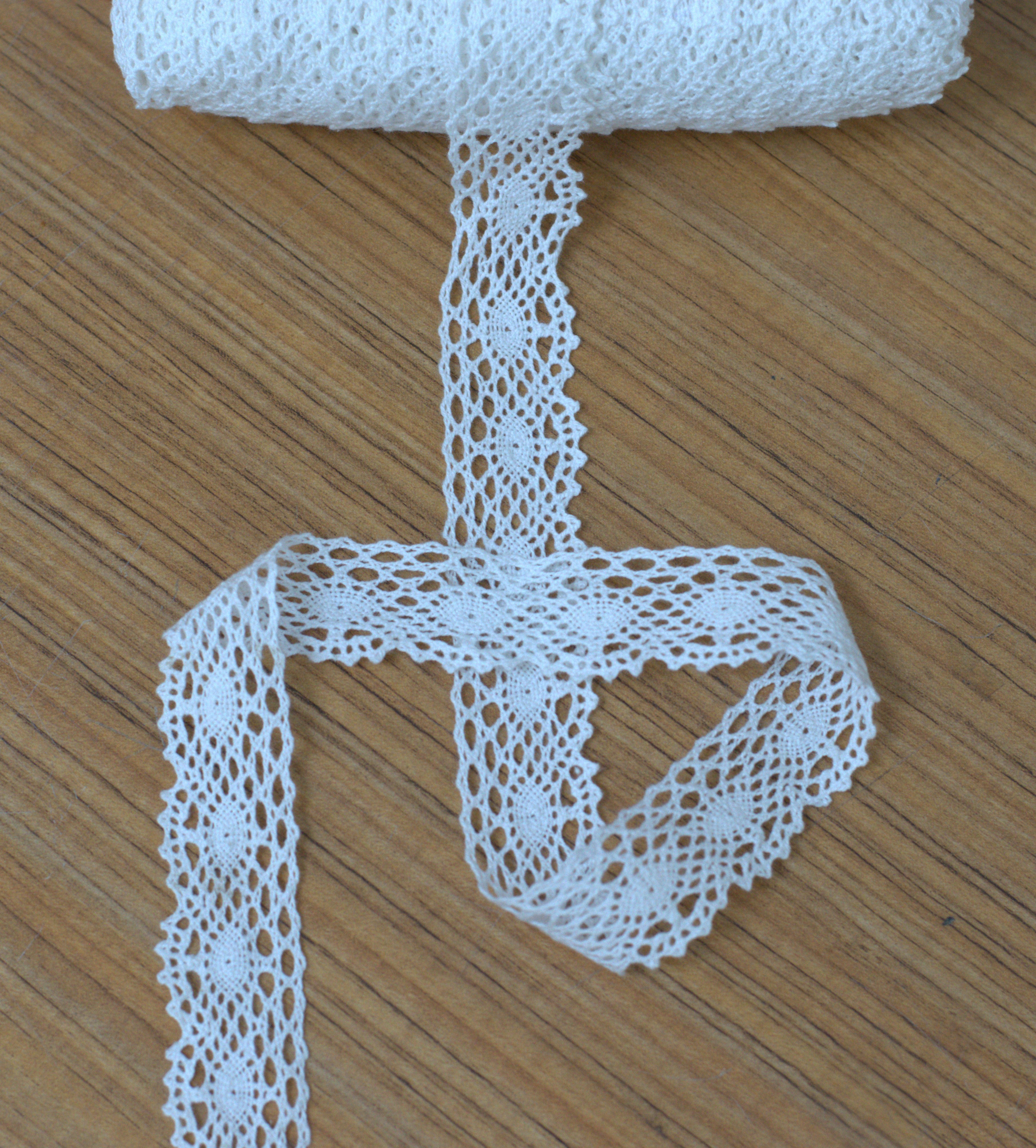 White/Beige Lace Trim - 3 cm Width - 10m & 20m Length