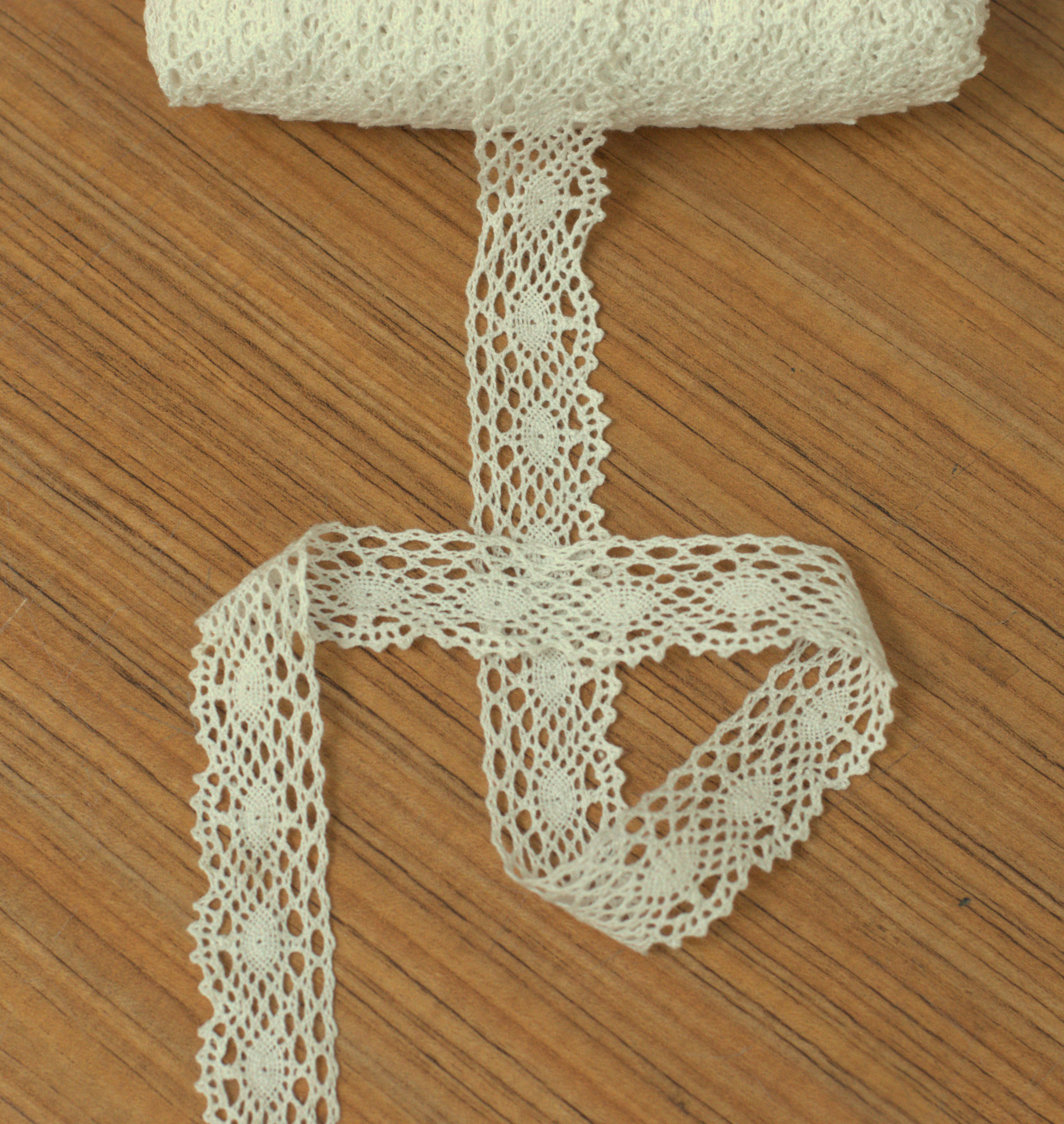 White/Beige Lace Trim - 3 cm Width - 10m & 20m Length