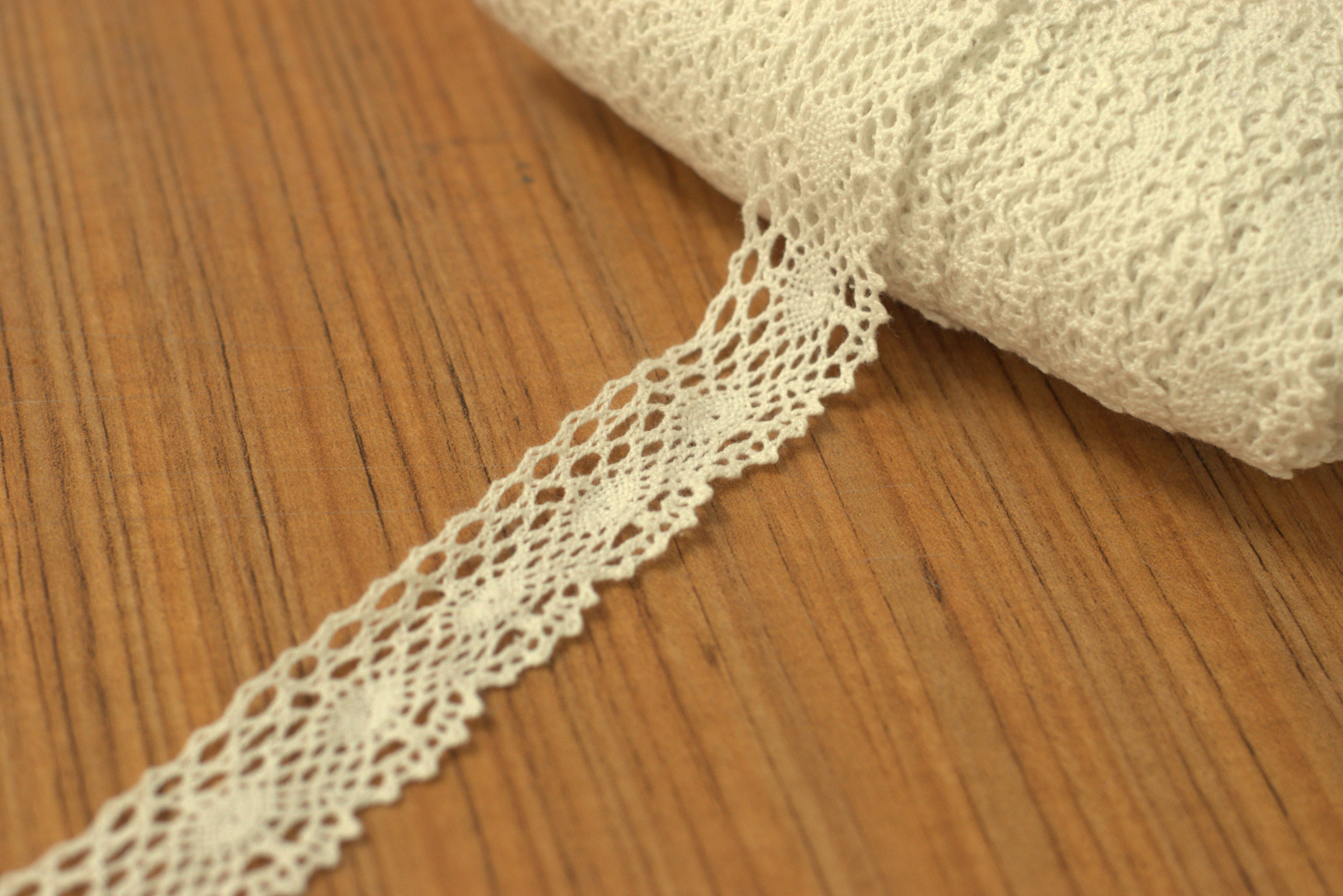 White/Beige Lace Trim - 3 cm Width - 10m & 20m Length