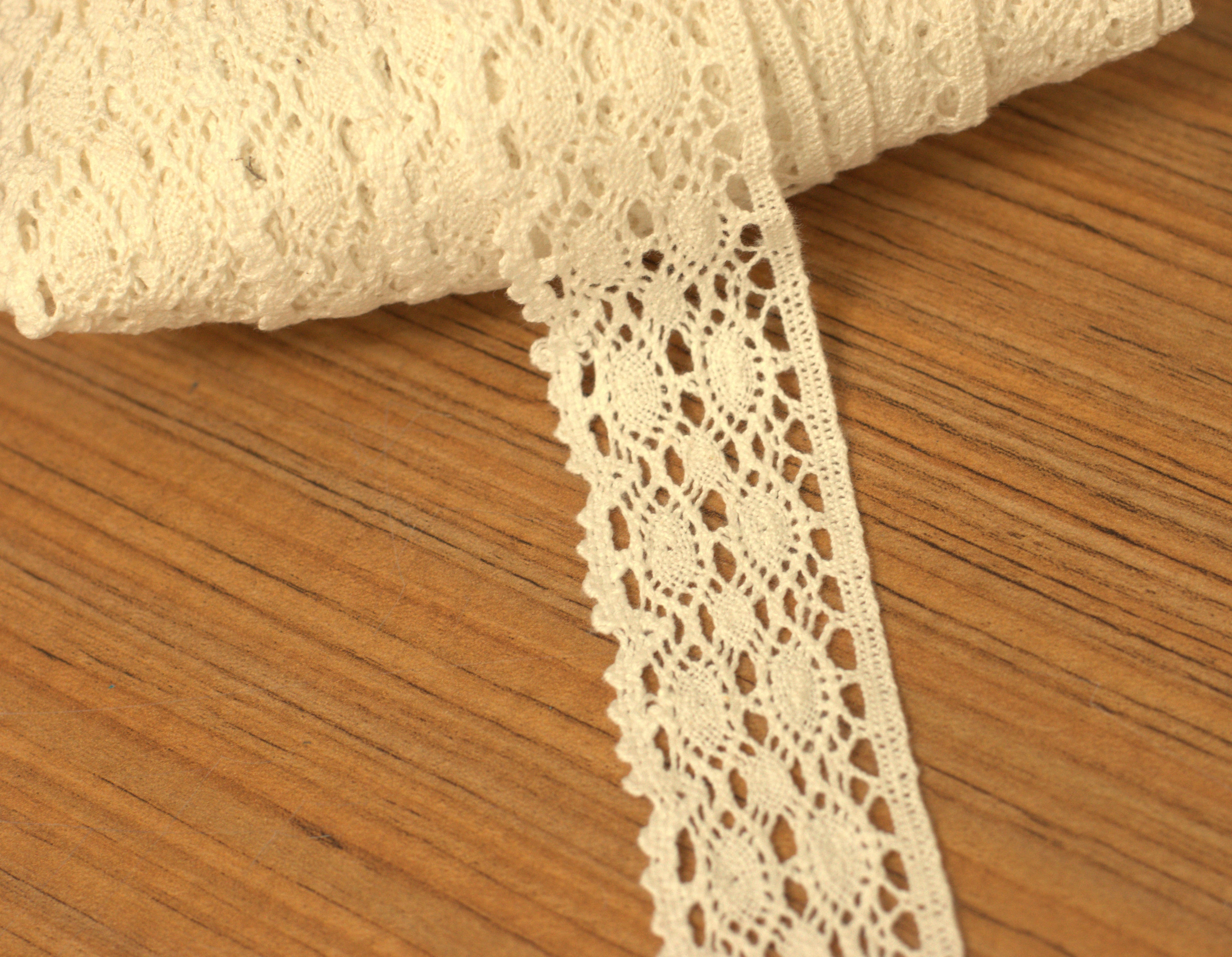 Floral Lace Trim - White/Beige - 4 cm Width - 10m / 20m Roll
