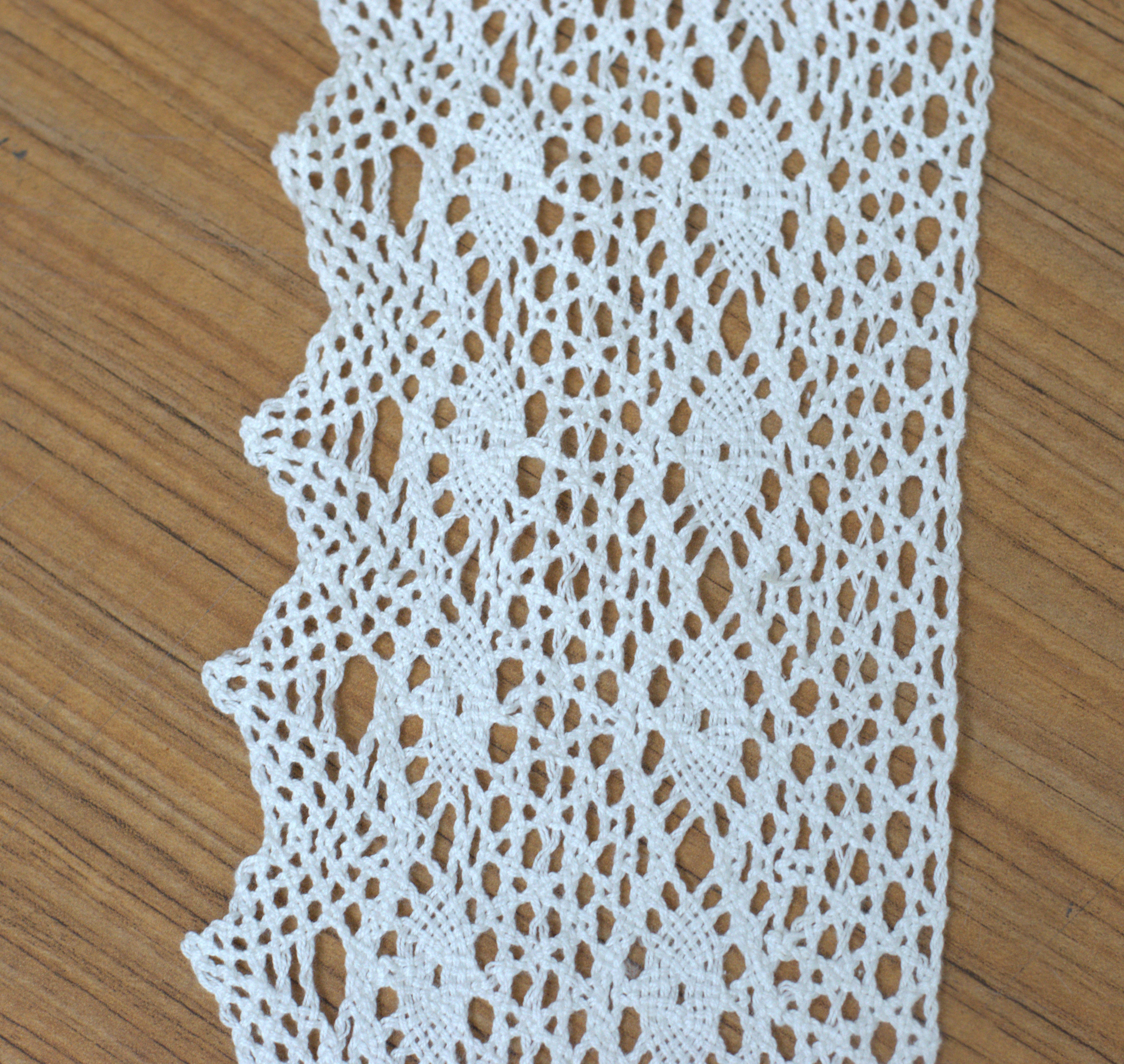 Vintage-Style Scalloped Crochet Lace Trim – 12cm Wide (10m/20m Roll)