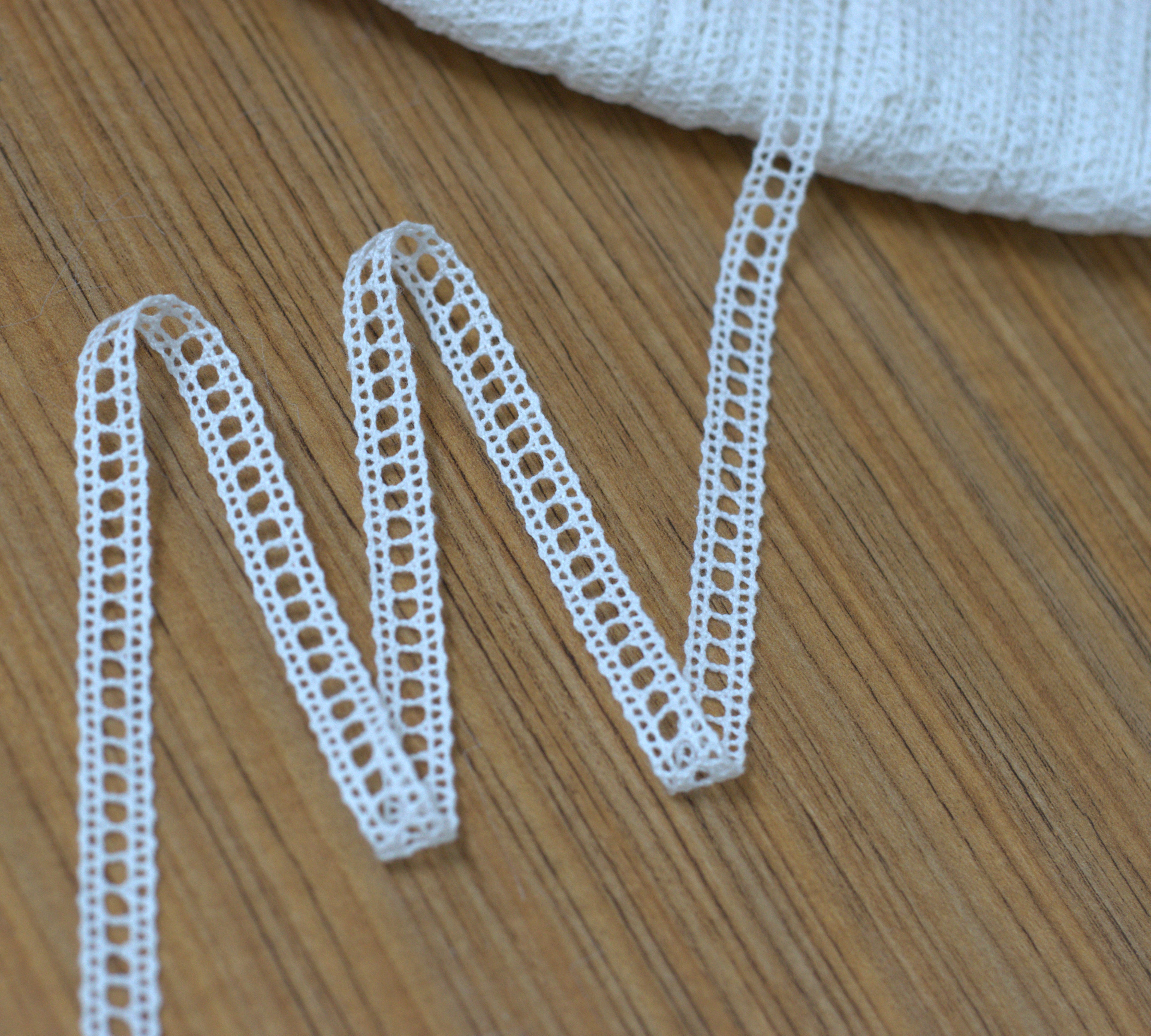 1cm Cotton Eyelet Ladder Lace Trim - White/Beige (10m/20m) - View 2 - Cotton - Nushio