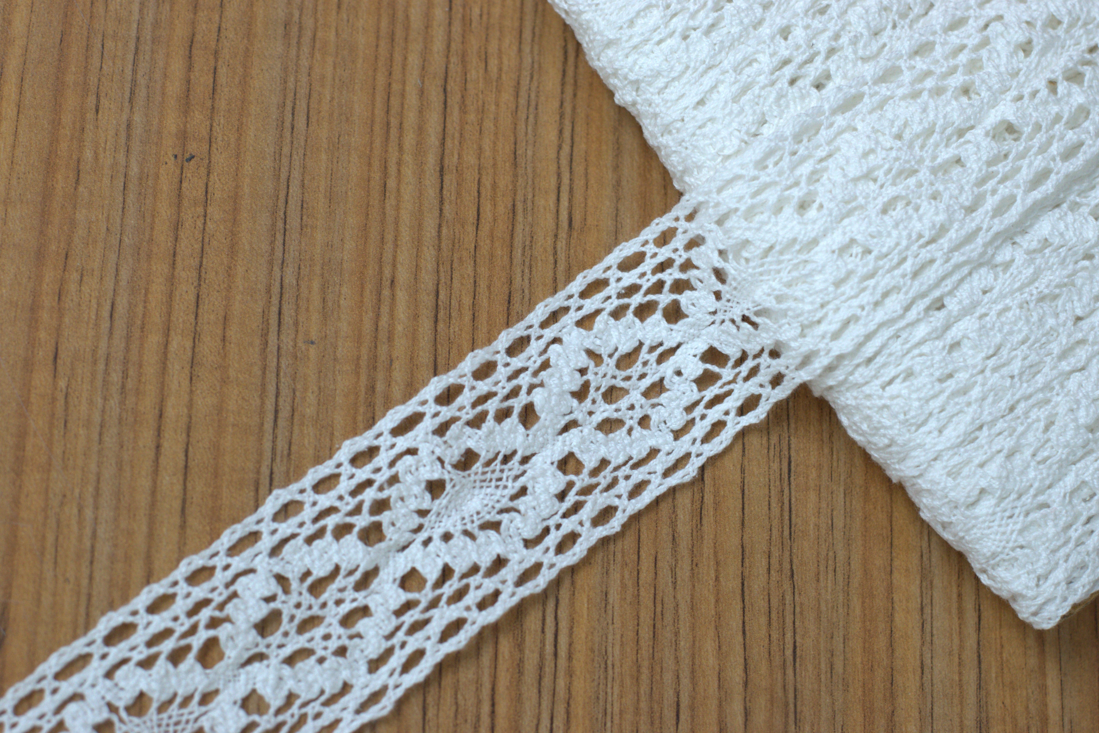 Vintage-Style Floral Cotton Lace Trim – 4.5cm Wide (10m or 20m Bundle)