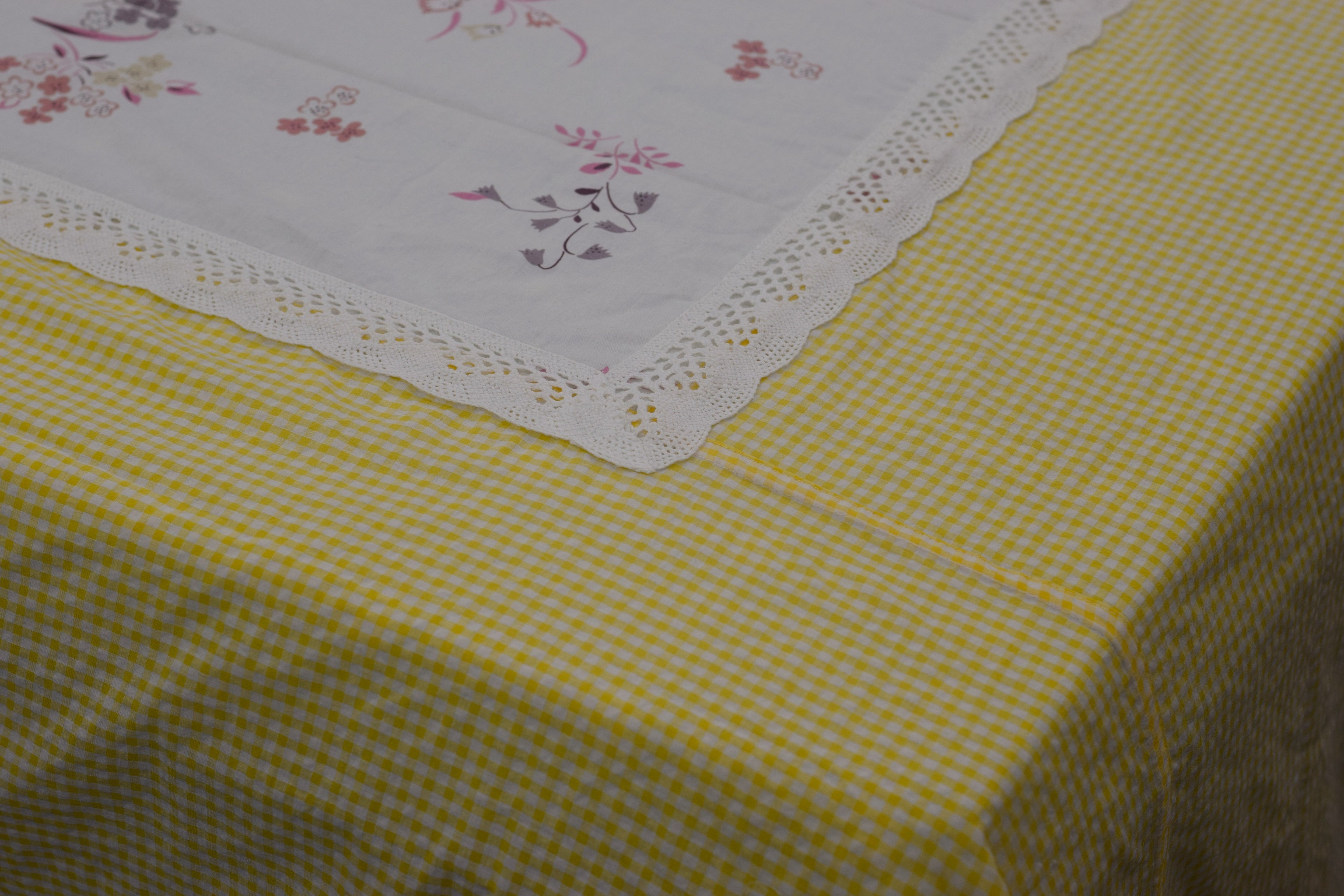 Yellow Gingham Floral Queen Size Bedspread Set (240 x 240 cm)