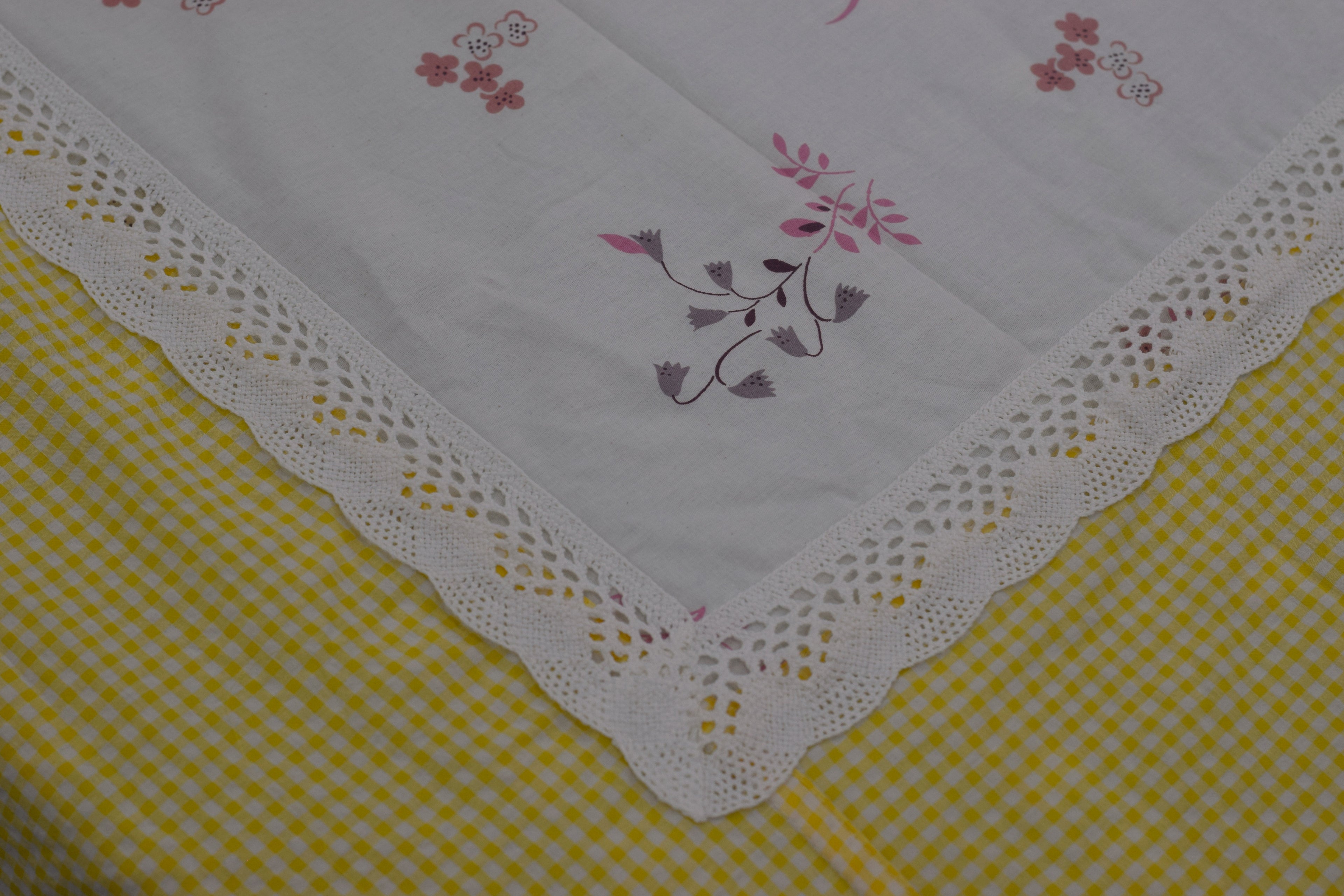 Yellow Gingham Floral Queen Size Bedspread Set (240 x 240 cm)
