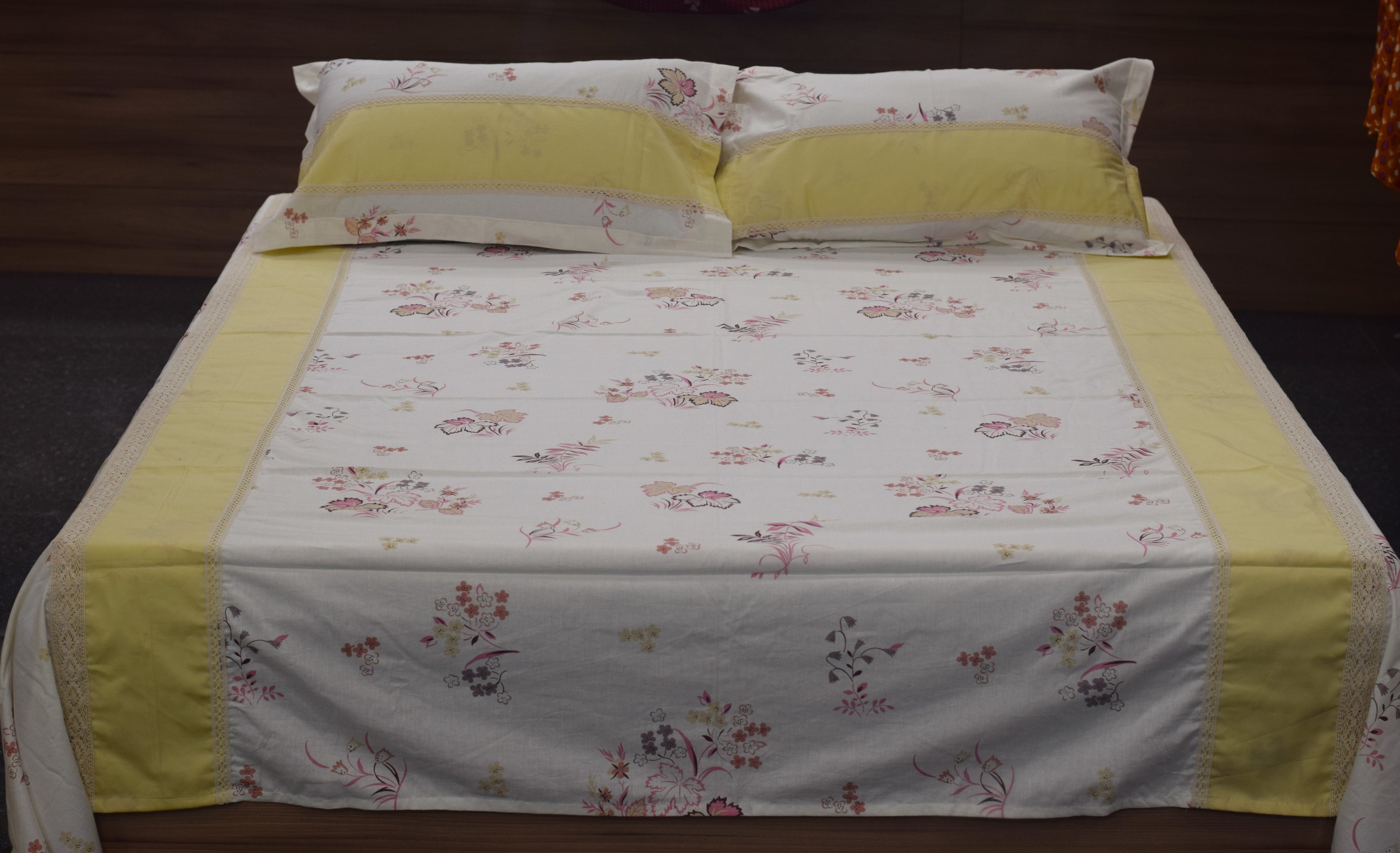Elegant Floral King Size Bedspread with Pillow Covers (2.70 x 2.50 m) – Soft Cotton Blend in Yellow & White | Nushio