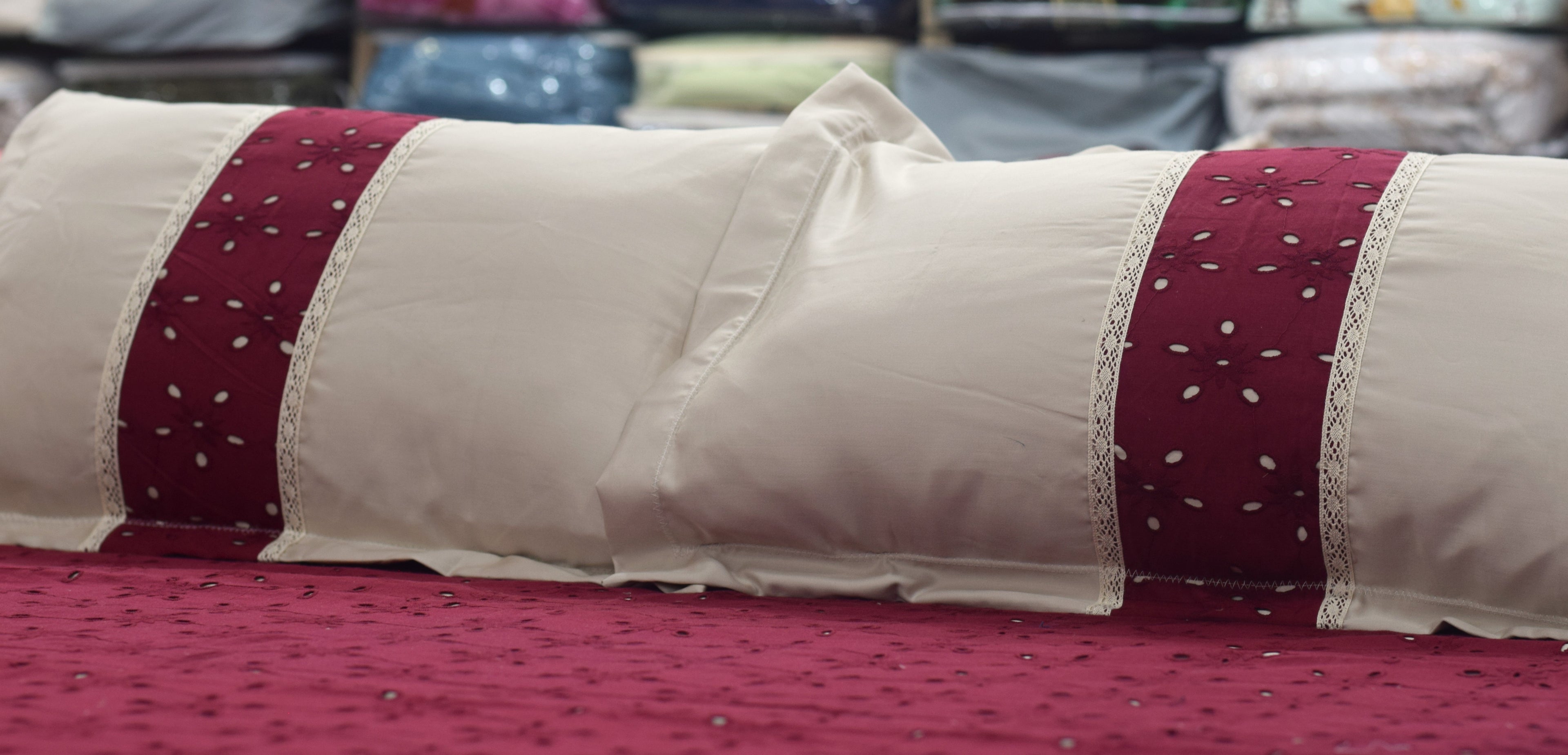 Elegant Maroon & Cream Queen Size Bedspread Set (2.40 x 2.80 m) | Nushio