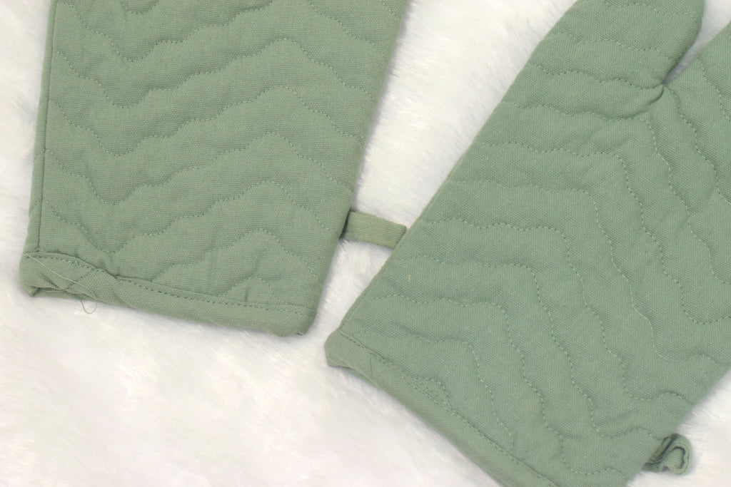 Soft Cotton Quilted Oven Gloves – Heat Resistant Kitchen Mitts (Set of 2)