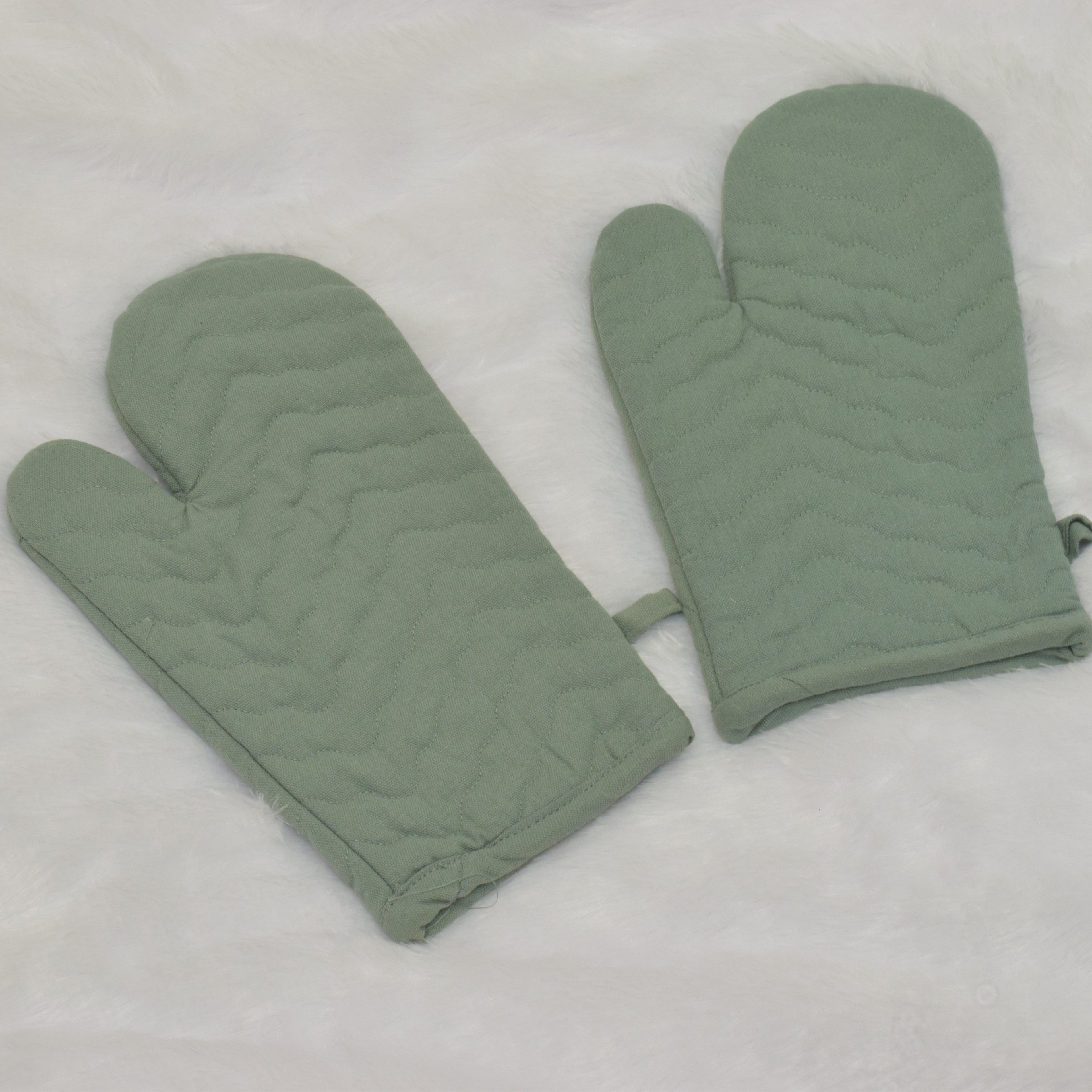 Soft Cotton Quilted Oven Gloves – Heat Resistant Kitchen Mitts (Set of 2)