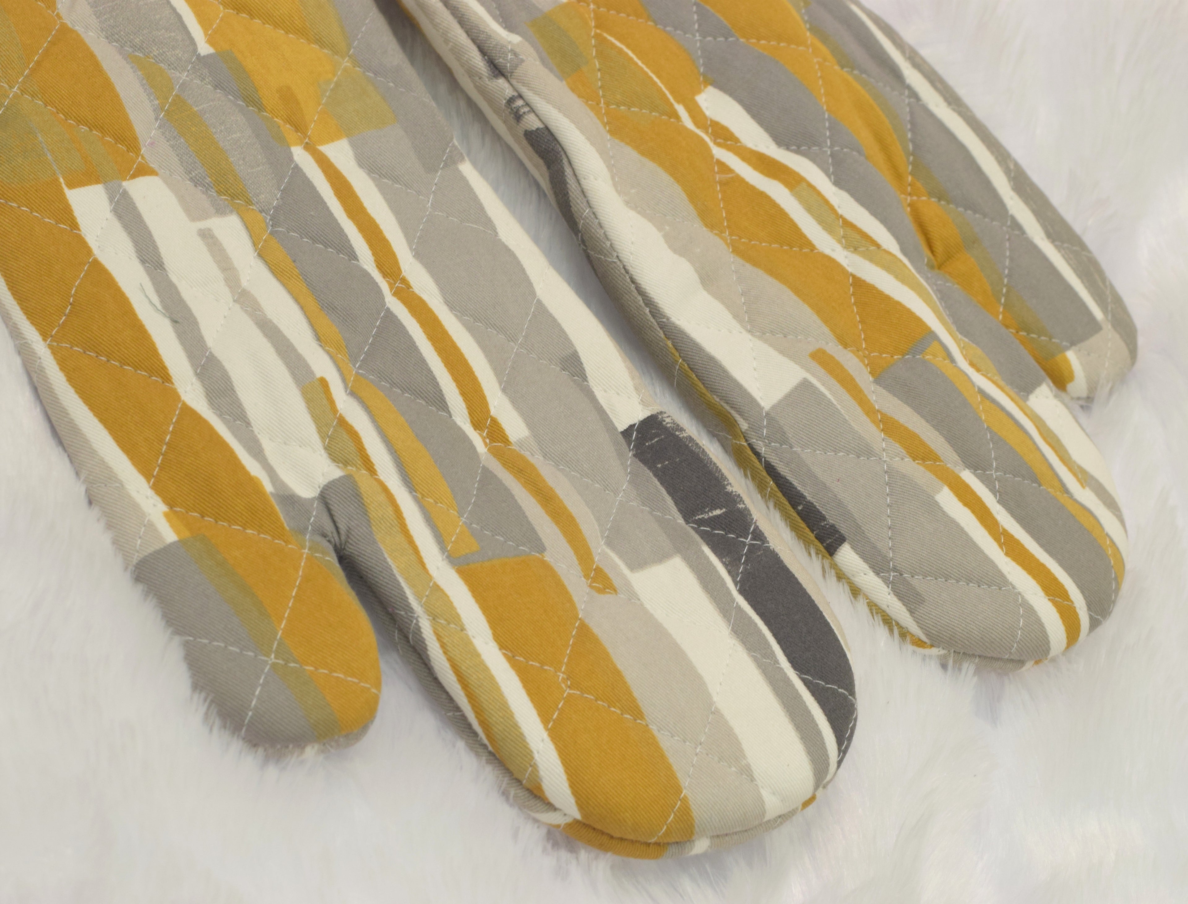 Modern Abstract Cotton Oven Gloves – Heat Resistant Kitchen Mitts (Set of 2)