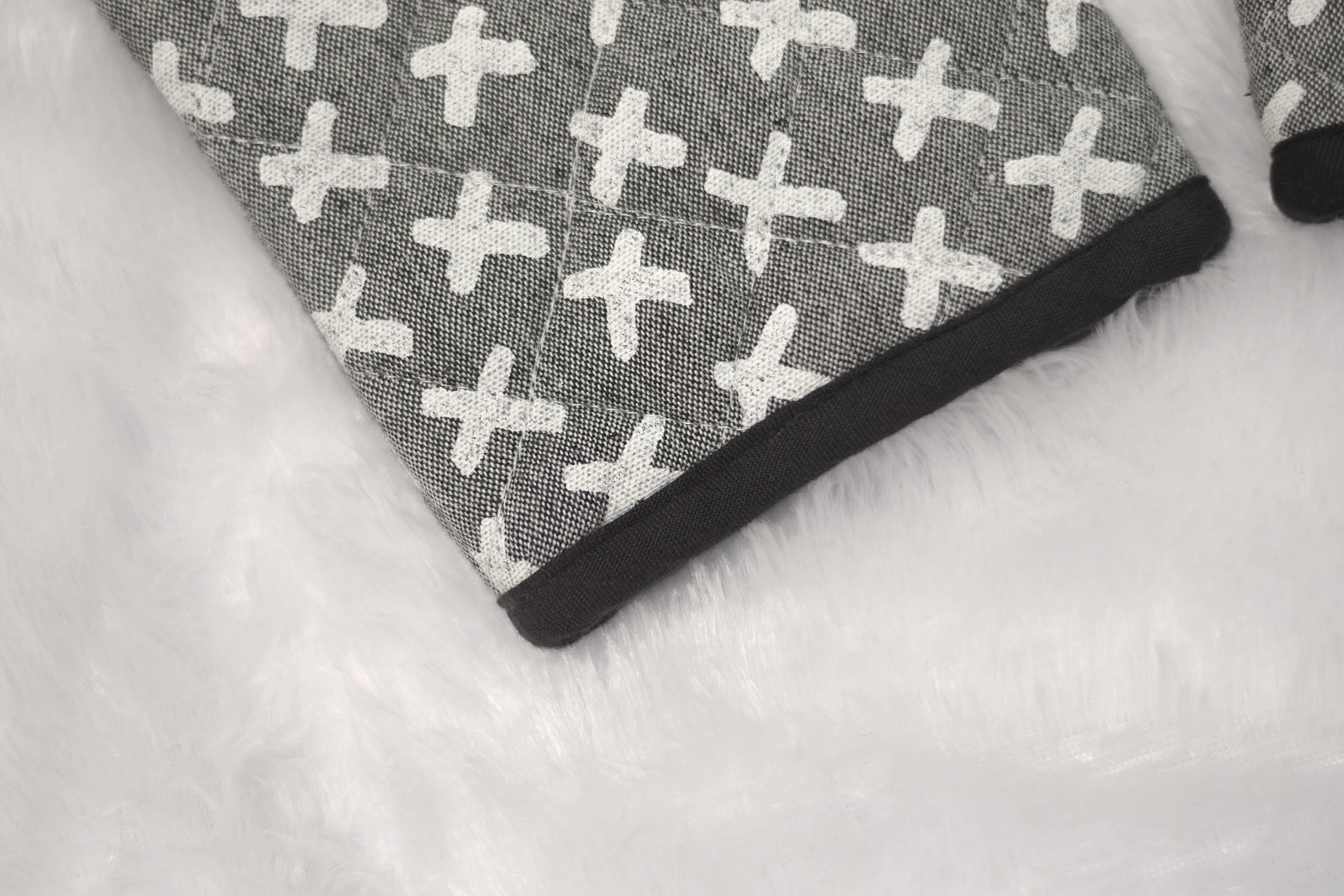 Grey Cross Pattern Cotton Oven Gloves - Set of 2