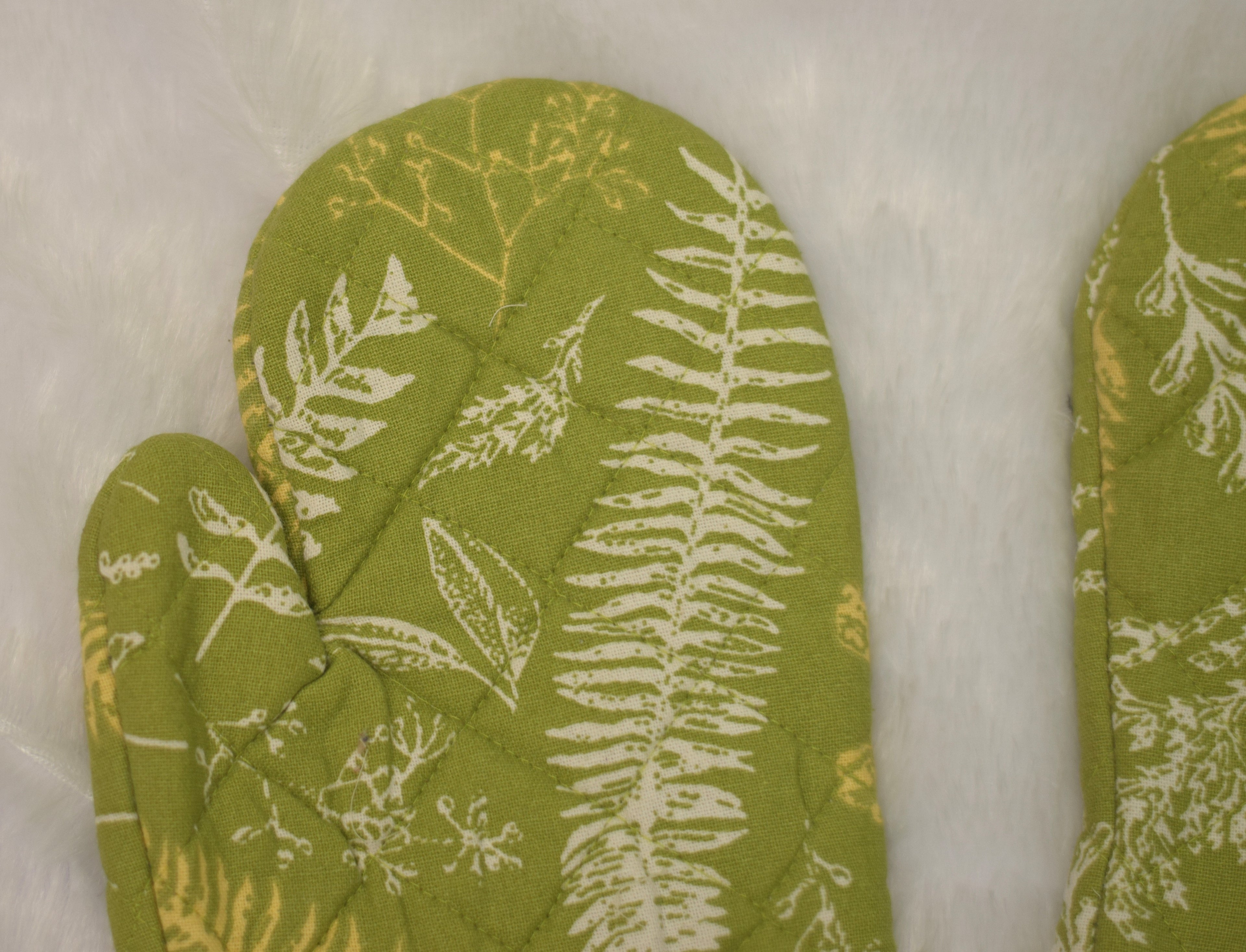 Green Leaf Print Cotton Oven Gloves - Set of 2