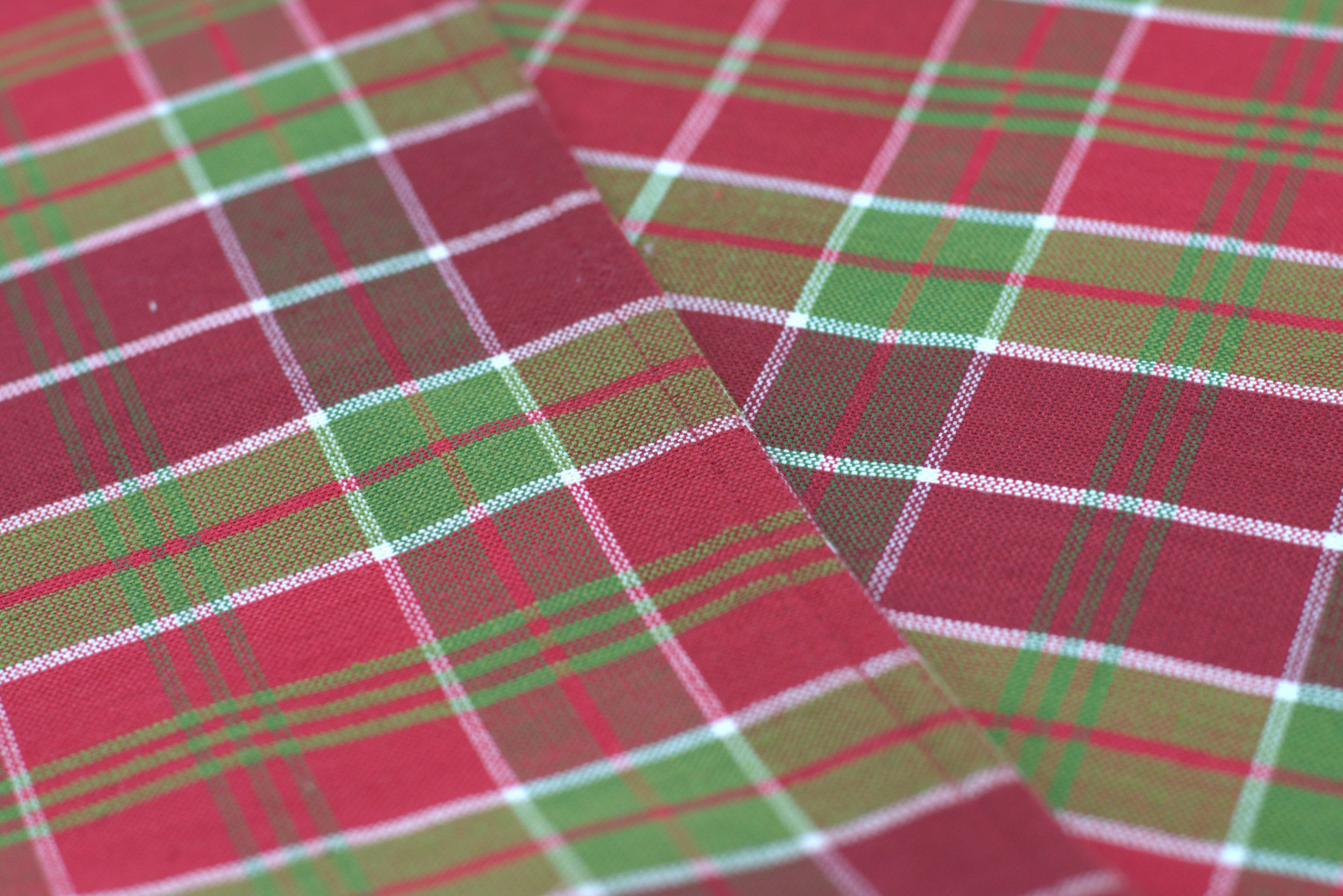 Red & Green Classic Plaid Table Runner – 185 x 35 cm