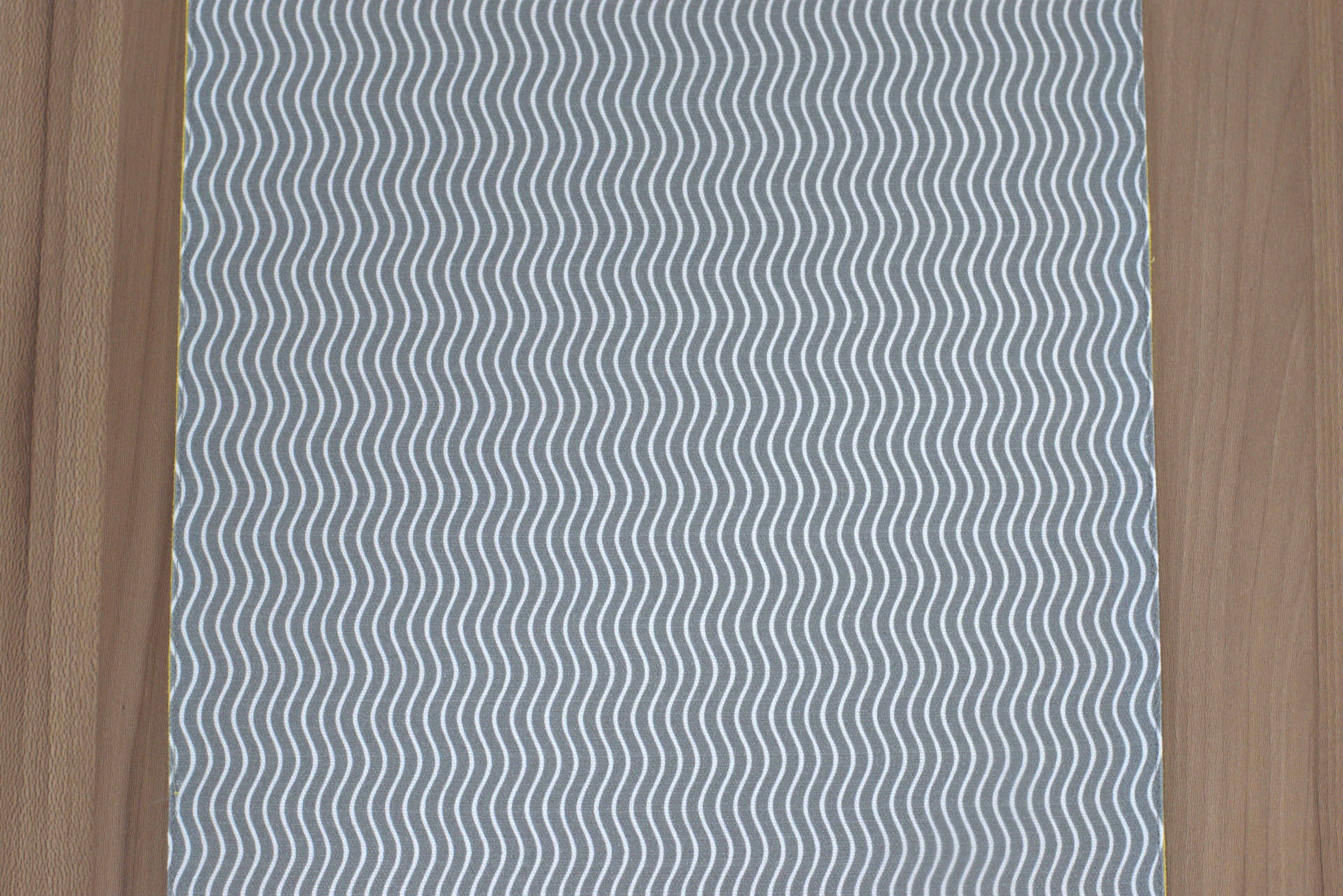 Modern Grey & Yellow Leaf Design Table Runner – 180 × 30 cm