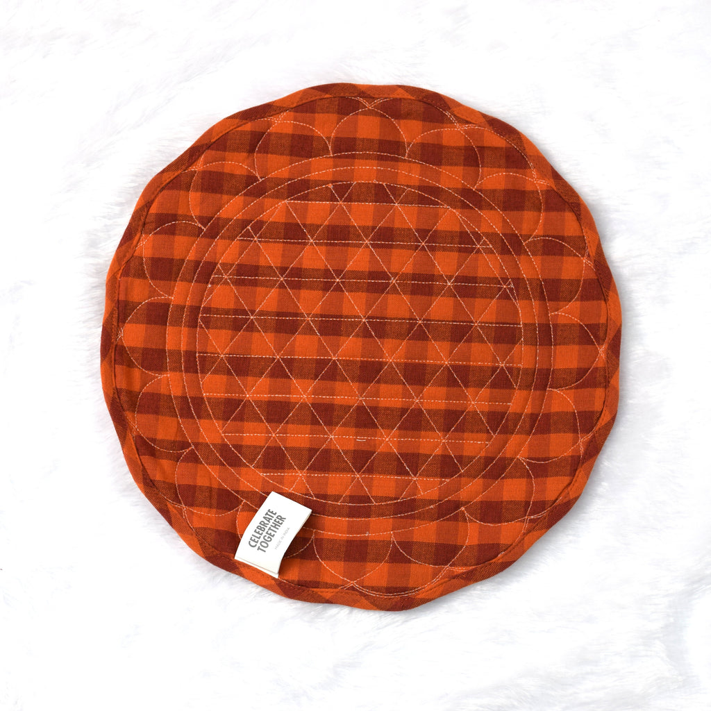 Autumn Leaf Round Table Mat – Quilted Cotton Dining Décor | Nushio
